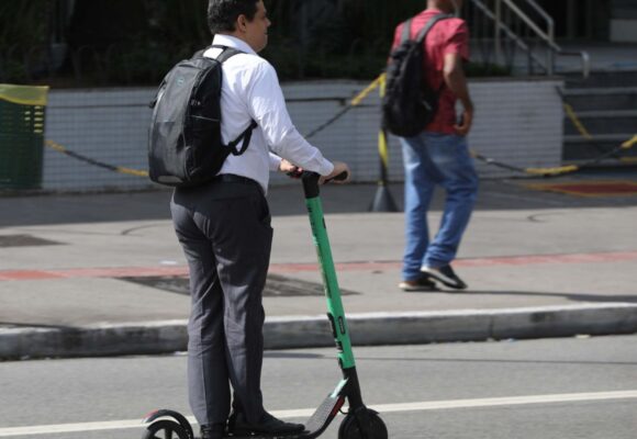 MPSC recomenda que Tubarão fiscalize o uso de patinetes elétricos, ciclomotores e bicicletas