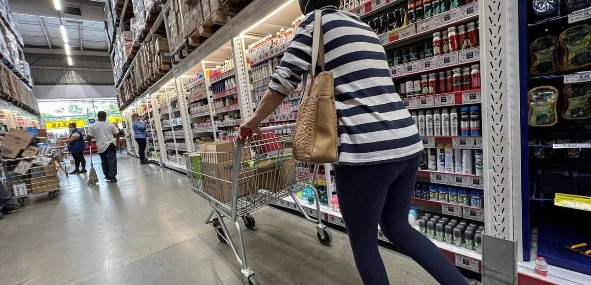 Governador assina decreto que zera ICMS de seis itens da cesta básica em SC