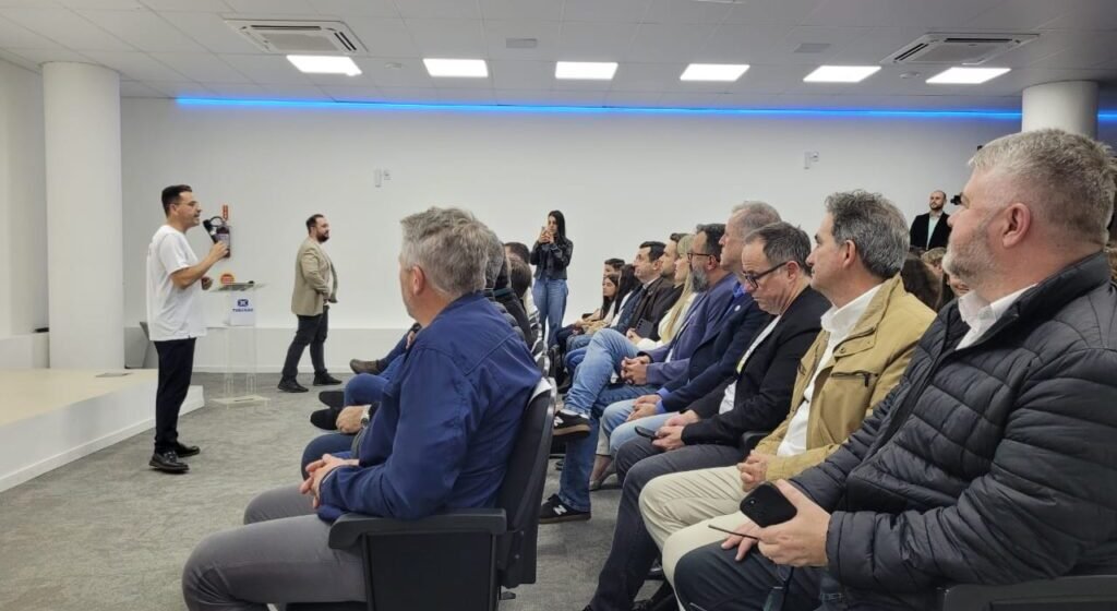 Prefeitura de Tubarão lança Programa Din Din para estimular educação financeira desde cedo Prefeitura de Tubarão lança Programa Din Din para estimular educação financeira desde cedo