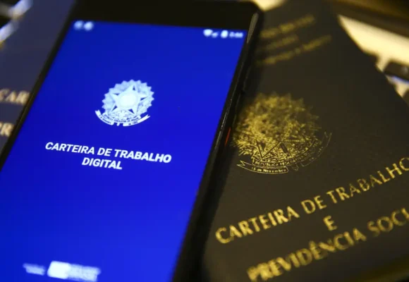 Brasil cria 166,6 mil vagas formais em junho, mas ritmo desacelera em relação a 2024