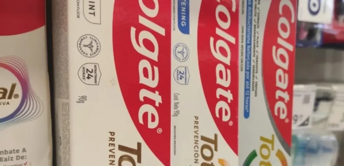 Justiça condena Colgate por propaganda enganosa de creme dental