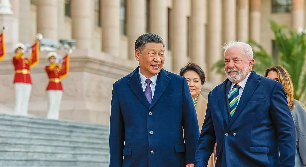 Lula e Xi Jinping discutem comércio e união contra protecionismo dos EUA Lula e Xi Jinping discutem comércio e união contra protecionismo dos EUA