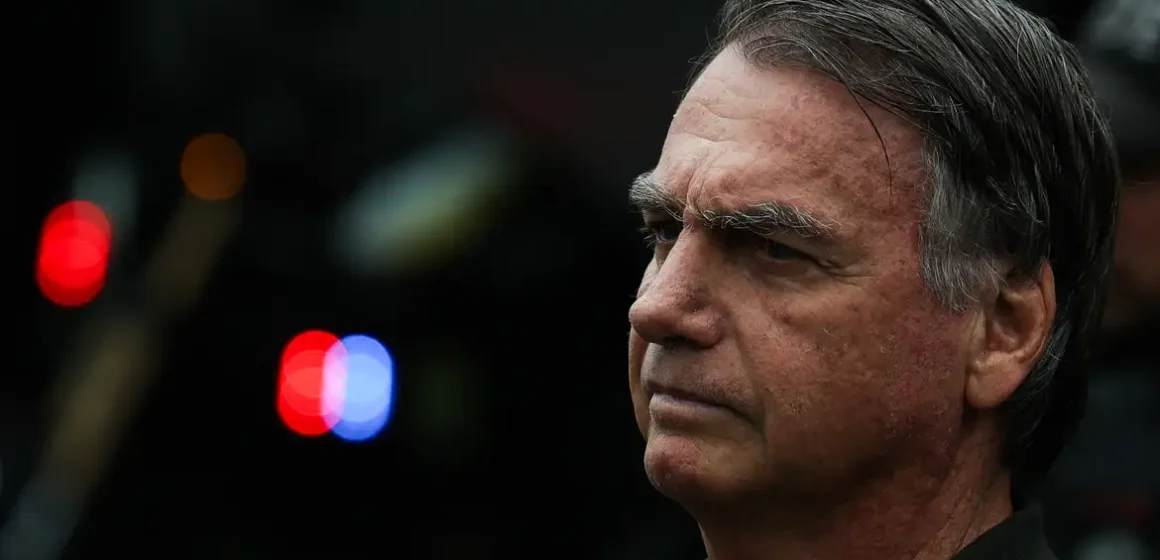 Defesa pede revogação de medidas cautelares contra Jair Bolsonaro Defesa pede revogação de medidas cautelares contra Jair Bolsonaro