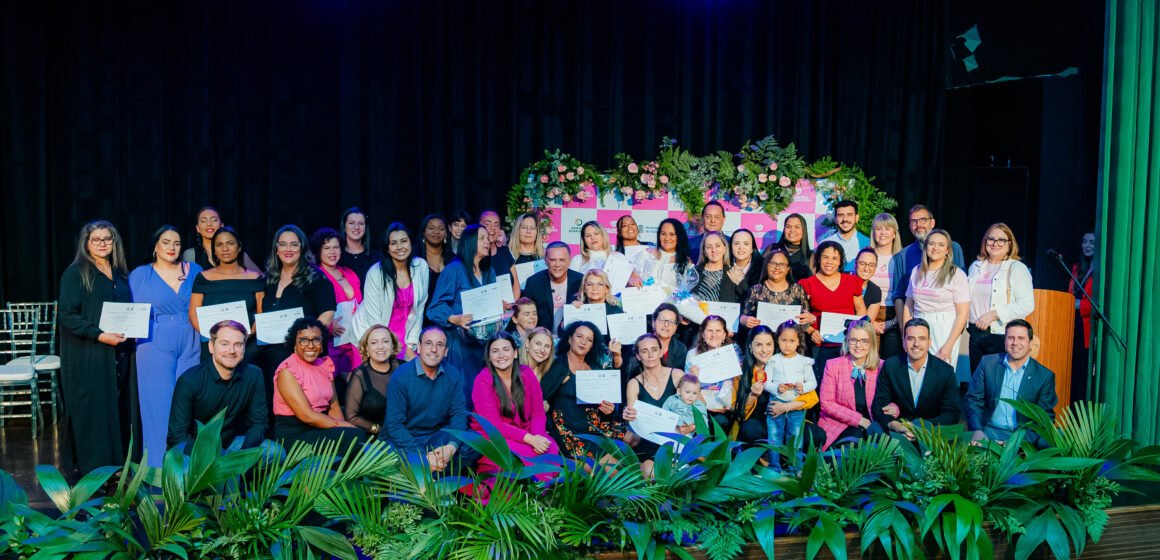 De alunas a profissionais: segunda turma do Programa Mulheres Empreendedoras é formada em Capivari de Baixo De alunas a profissionais: segunda turma do Programa Mulheres Empreendedoras é formada em Capivari de Baixo