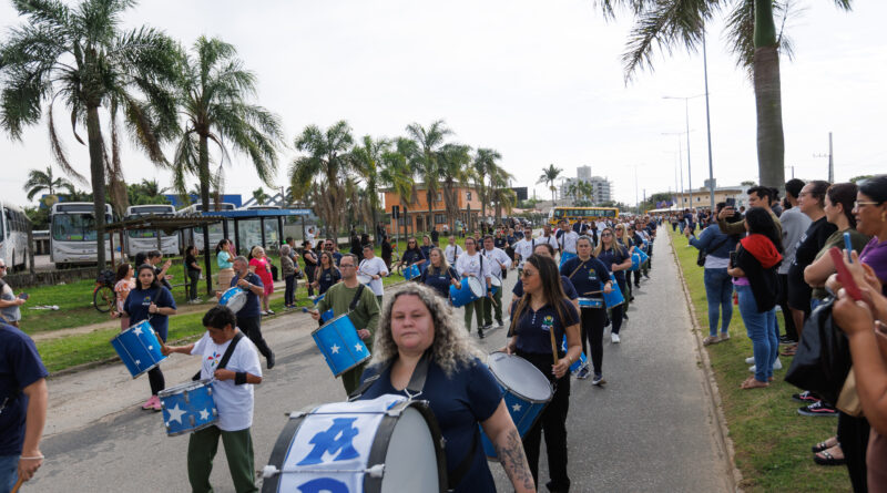 Mais de 500 crianças participam de desfile da Semana da Pátria no bairro Passagem