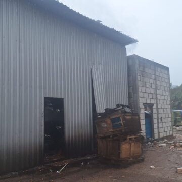 Explosão em caldeira deixa três funcionários feridos em Braço do Norte Explosão em caldeira deixa três funcionários feridos em Braço do Norte