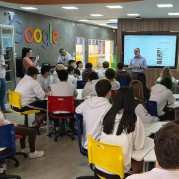 Alunas do Colégio Dehon vencem desafio do Programa Aluno Tutor Google for Education e visitarão sede da Google em São Paulo Alunas do Colégio Dehon vencem desafio do Programa Aluno Tutor Google for Education e visitarão sede da Google em São Paulo