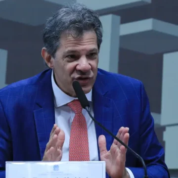 Taxação de bets, bancos e bilionários só é injusta para desinformados, diz Haddad