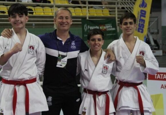 Karatê de Tubarão é destaque na etapa estadual da Olesc