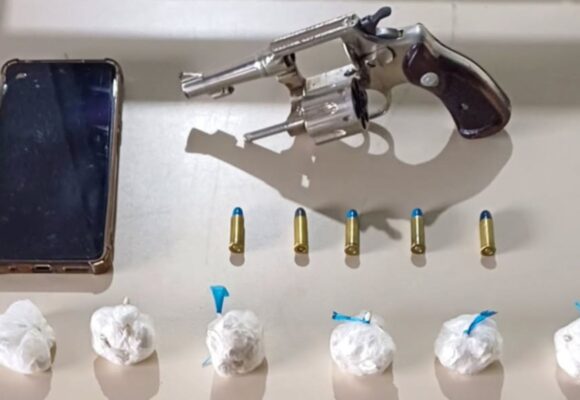 Homem é preso por tráfico de drogas e posse ilegal de arma em Tubarão