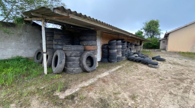 Capivari de Baixo dá destino correto a cerca de 1.400 pneus inservíveis Capivari de Baixo dá destino correto a cerca de 1.400 pneus inservíveis