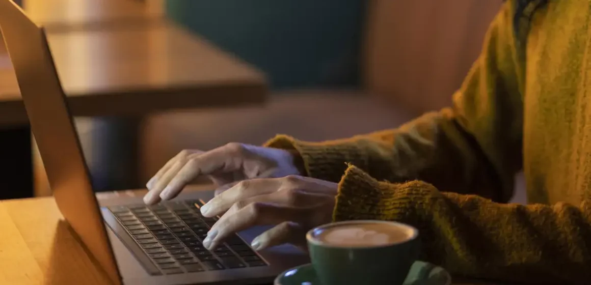 Falha na Cloudflare derruba sites e serviços em todo o mundo