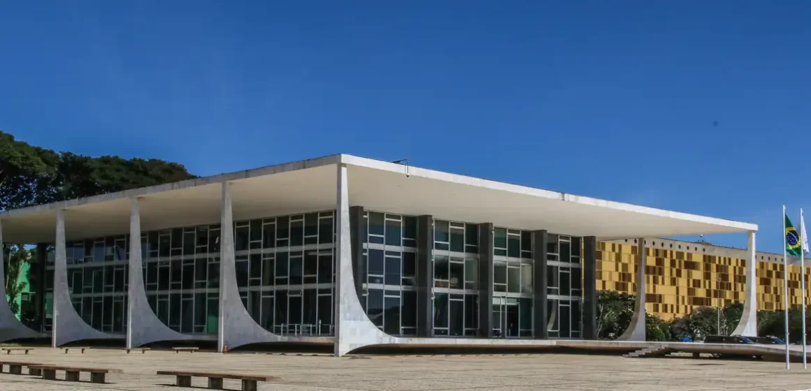 STF começa a julgar recursos de Bolsonaro e aliados contra condenação STF começa a julgar recursos de Bolsonaro e aliados contra condenação