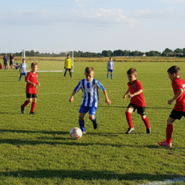 Festival de escolinhas de futebol sub-11 reúne quatro municípios no sábado