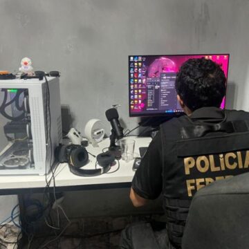 Polícia Federal investiga suspeitos de ataques virtuais e cumpre mandados em Tubarão