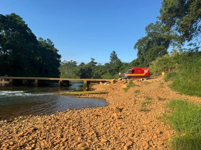 Homem de 40 anos morre afogado em rio de Forquilhinha