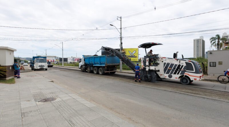 Rua Cândido César Freire Leão estará fechada para implantação de nova sinalização neste sábado
