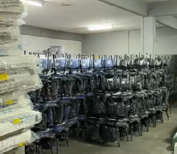 Tubarão recebe mais de 800 itens de mobiliário para fortalecer rede de ensino