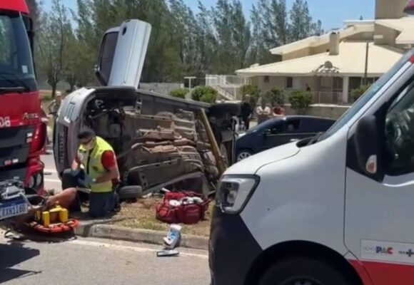 Acidente de trânsito deixa mulher morta e homem ferido em Laguna