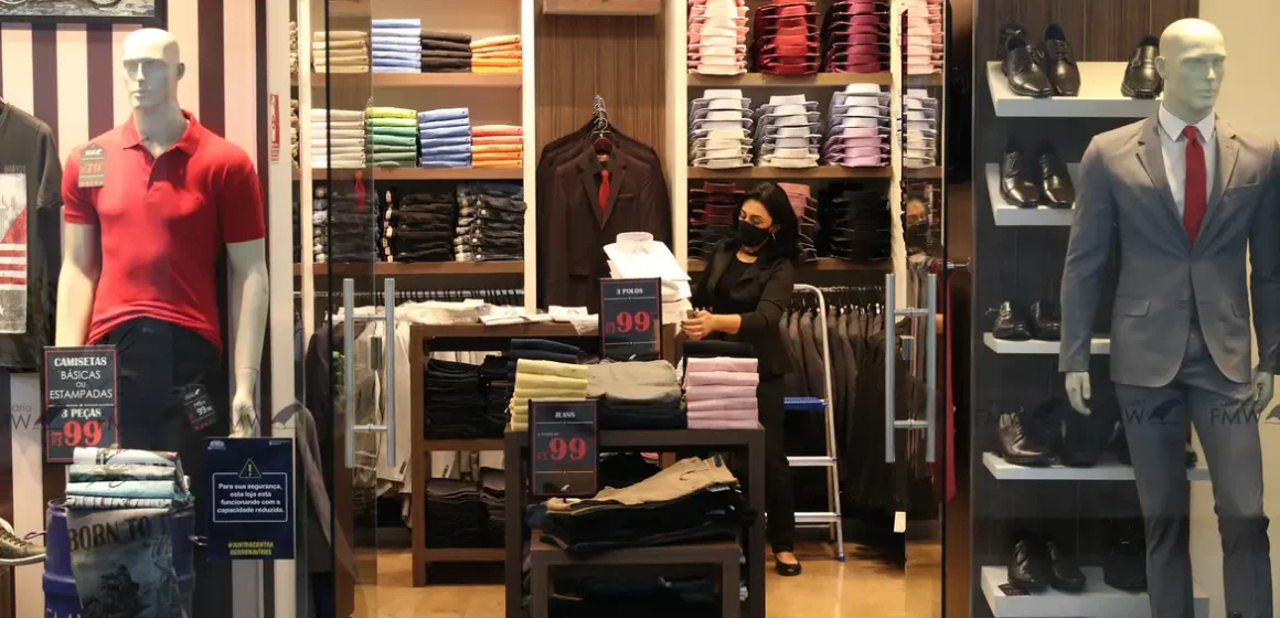 Entenda os direitos do consumidor para trocas de presentes de Natal