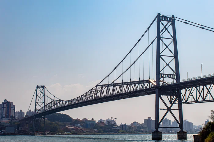 Florianópolis abre concurso público com salários de até R$ 21 mil Florianópolis abre concurso público com salários de até R$ 21 mil