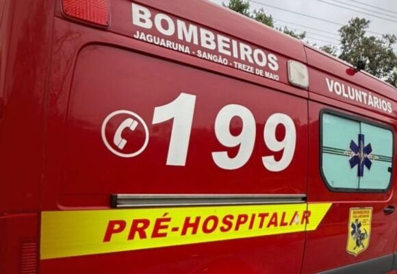 Homem de 58 anos fica gravemente ferido após queda de telhado em Jaguaruna