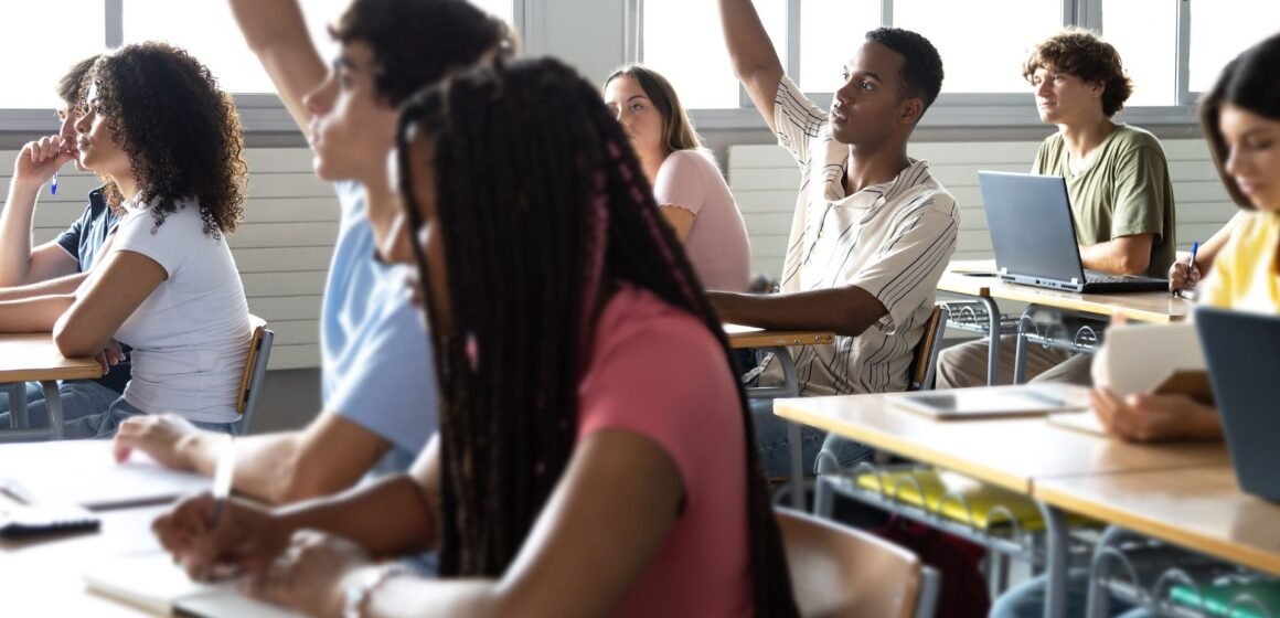 Tribunal de Justiça de SC suspende lei que proíbe cotas raciais em universidades