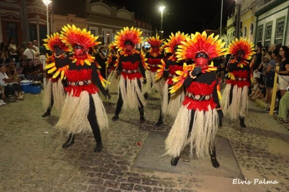 Desfile das escolas de samba retorna ao Carnaval de Laguna hoje, após mais de uma década