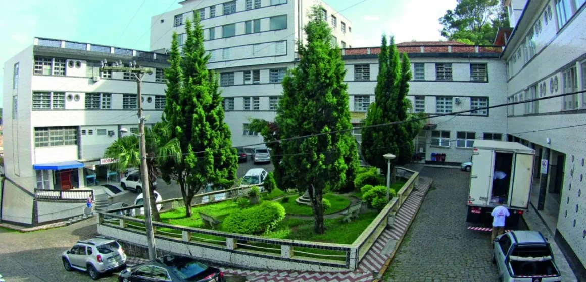 Hospital de Laguna estabiliza internações após atingir capacidade máxima