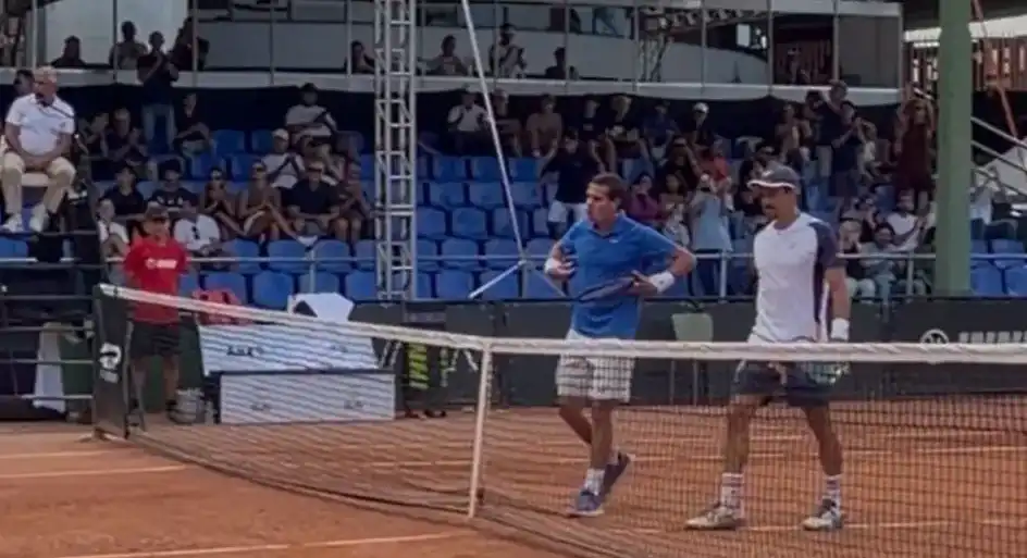 Tenistas estrangeiros são presos por injúria racial em torneio em Itajaí Tenistas estrangeiros são presos por injúria racial em torneio em Itajaí