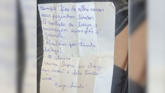 Passageiras relatam bilhetes com teor íntimo deixados em bolsas dentro de ônibus na região