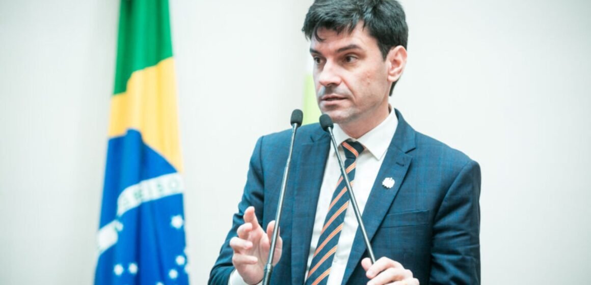 Ministério Público apura conduta do delegado-geral da Polícia Civil em caso do cão Orelha