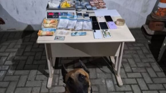 Cinco pessoas são presas com quase 1 kg de drogas após operação em Laguna