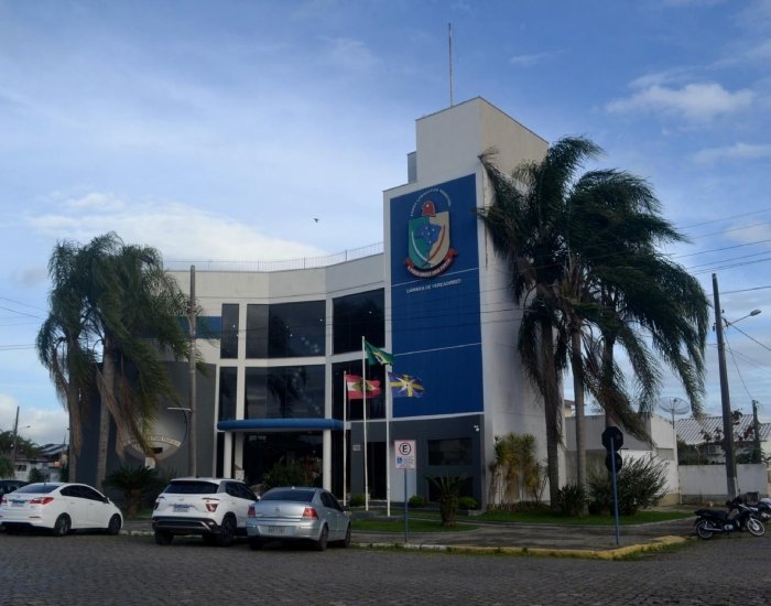 Votação de relatório que apura desfile é suspensa após recurso, em Capivari de Baixo Votação de relatório que apura desfile é suspensa após recurso, em Capivari de Baixo