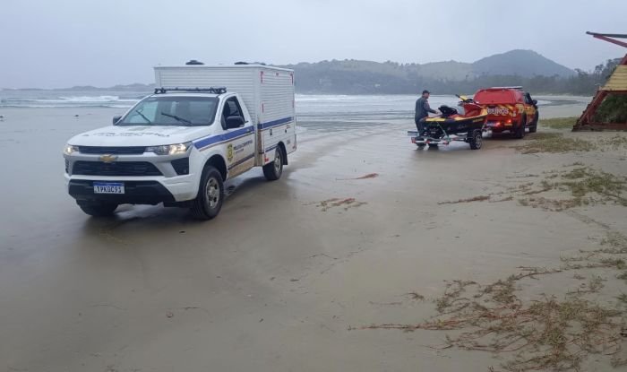 Idoso de 72 anos é encontrado morto em costão na Praia do Ouvidor em Garopaba
