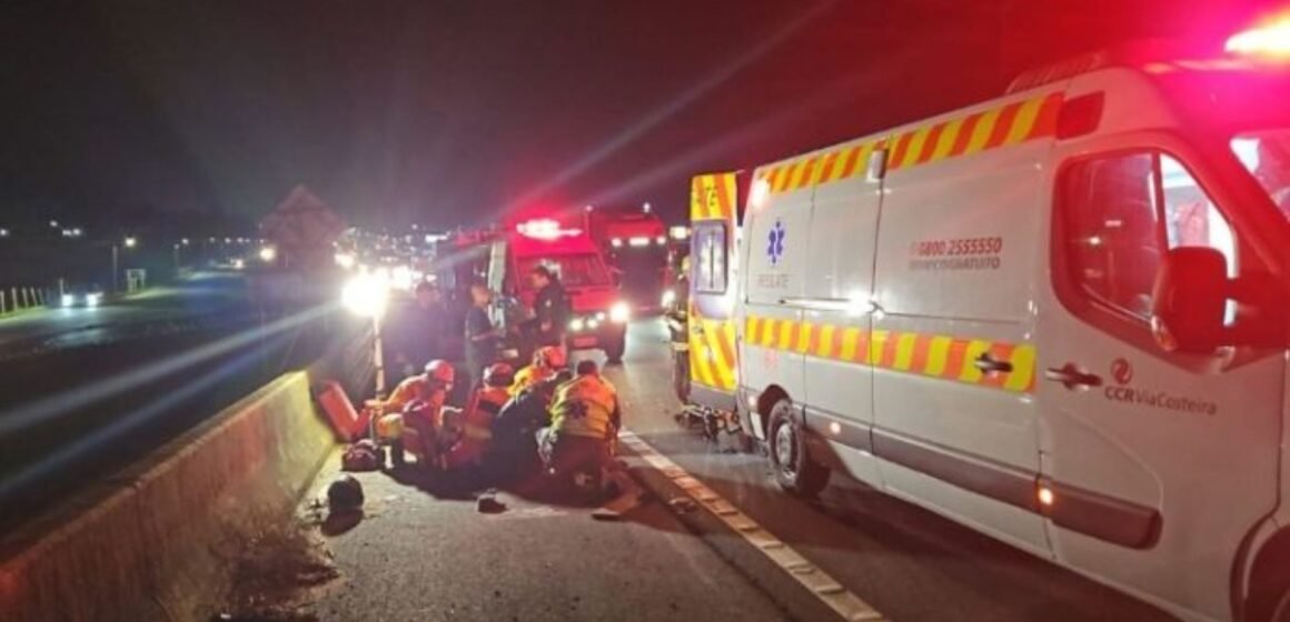 Motociclista sofre ferimentos graves após colisão no Morro do Formigão em Tubarão Motociclista sofre ferimentos graves após colisão no Morro do Formigão em Tubarão