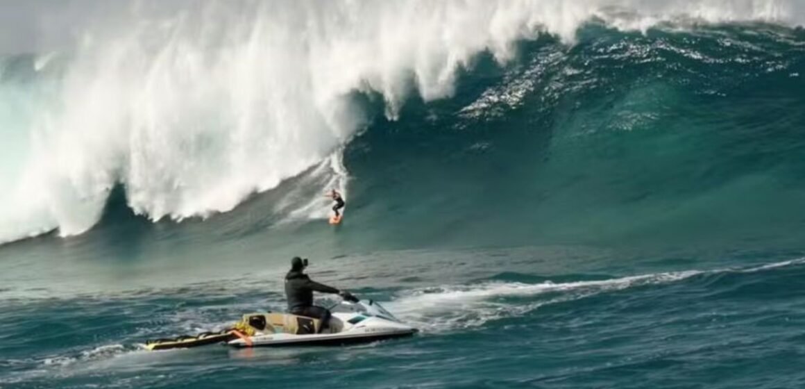 Surfista Michaela Fregonese encara paredão de 12 metros em Jaguaruna e bate recorde nacional Surfista Michaela Fregonese encara paredão de 12 metros em Jaguaruna e bate recorde nacional