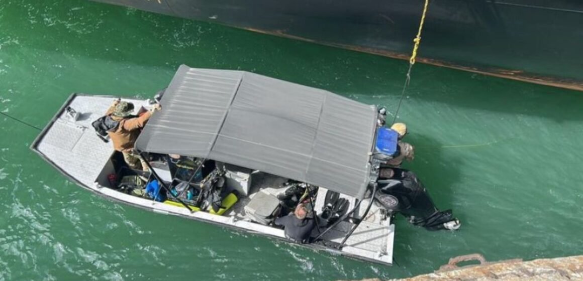 Mergulhador é preso pela PF em Imbituba por esconder cocaína em casco de navio Mergulhador é preso pela PF em Imbituba por esconder cocaína em casco de navio