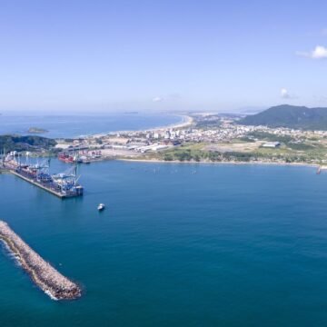 Porto de Imbituba renova certificação internacional de segurança e segue entre os oito portos públicos reconhecidos no país Porto de Imbituba renova certificação internacional de segurança e segue entre os oito portos públicos reconhecidos no país