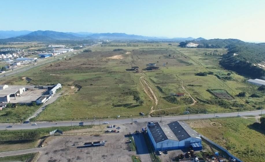 Governo de Santa Catarina lança edital de concessão da ZPE de Imbituba após décadas de espera