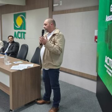 Alexsandro da Cruz Barbosa é reeleito presidente da ACIT para o biênio 2026-2028