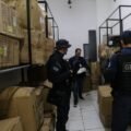 Fiscalização apreende mais de mil produtos falsificados em estabelecimento no Centro de Tubarão