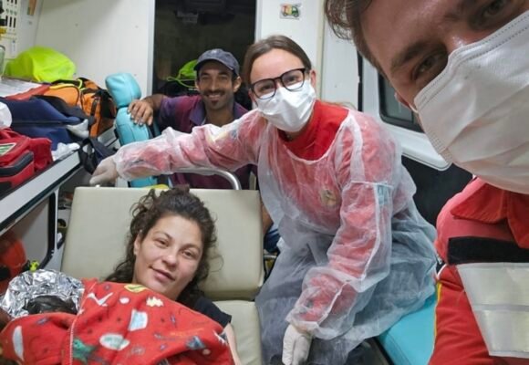 Bebê nasce em ambulância durante atendimento dos bombeiros em Jaguaruna