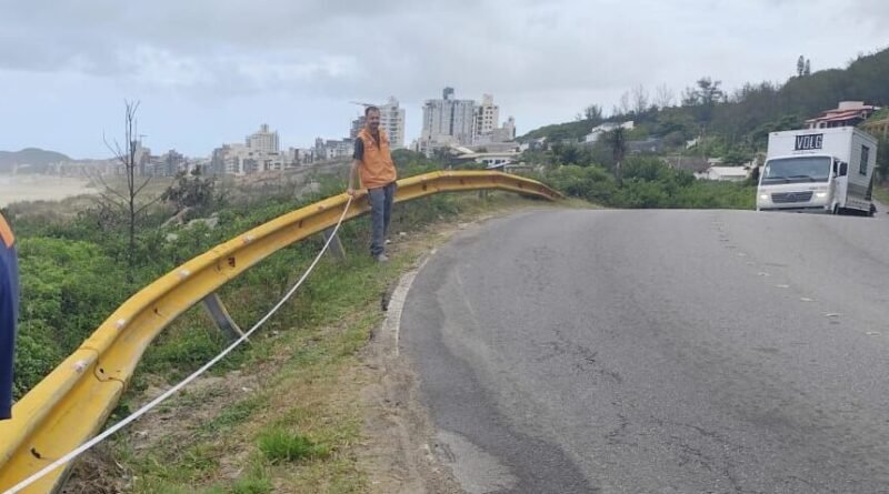 Obras vão interditar rodovia da Praia do Iró em Laguna a partir desta sexta-feira Obras vão interditar rodovia da Praia do Iró em Laguna a partir desta sexta-feira