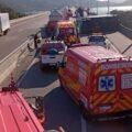 Engavetamento envolvendo cinco veículos deixa duas pessoas feridas na Ponte Anita Garibaldi