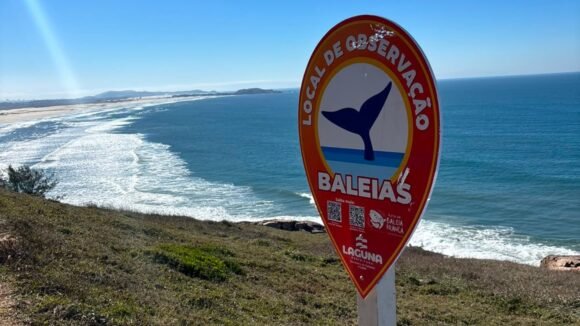 De baleias a botos: Laguna amplia sinalização dos principais atrativos turísticos do município