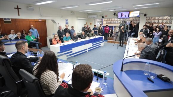 Audiência pública debate desassoreamento do Canal da Barra do Camacho e aponta medidas urgentes