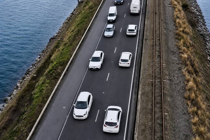 BR-101 volta a fluir após dias de congestionamentos em Laguna