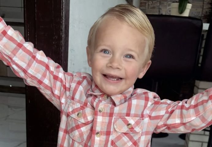 Menino de 2 anos morre após passar mal em escola de Criciúma Menino de 2 anos morre após passar mal em escola de Criciúma