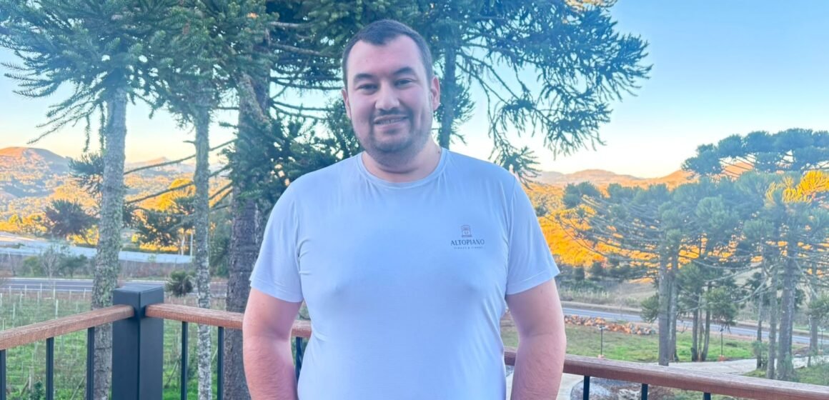 Enólogo destaca crescimento dos vinhos de altitude e aposta em experiências para aproximar turistas da produção da Serra Catarinense Enólogo destaca crescimento dos vinhos de altitude e aposta em experiências para aproximar turistas da produção da Serra Catarinense